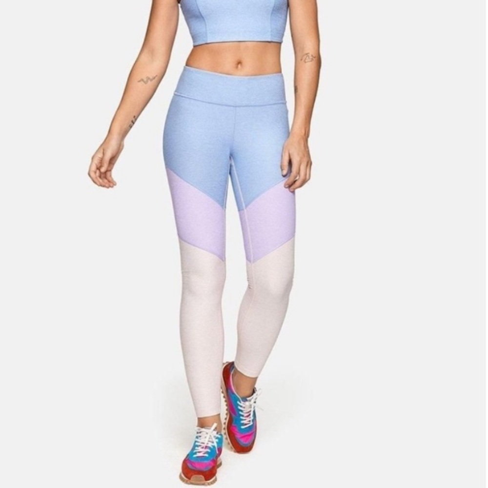 Outdoor Voices Spring 7/8 Leggings in pink and blue